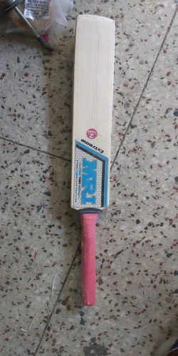 Cricket bat